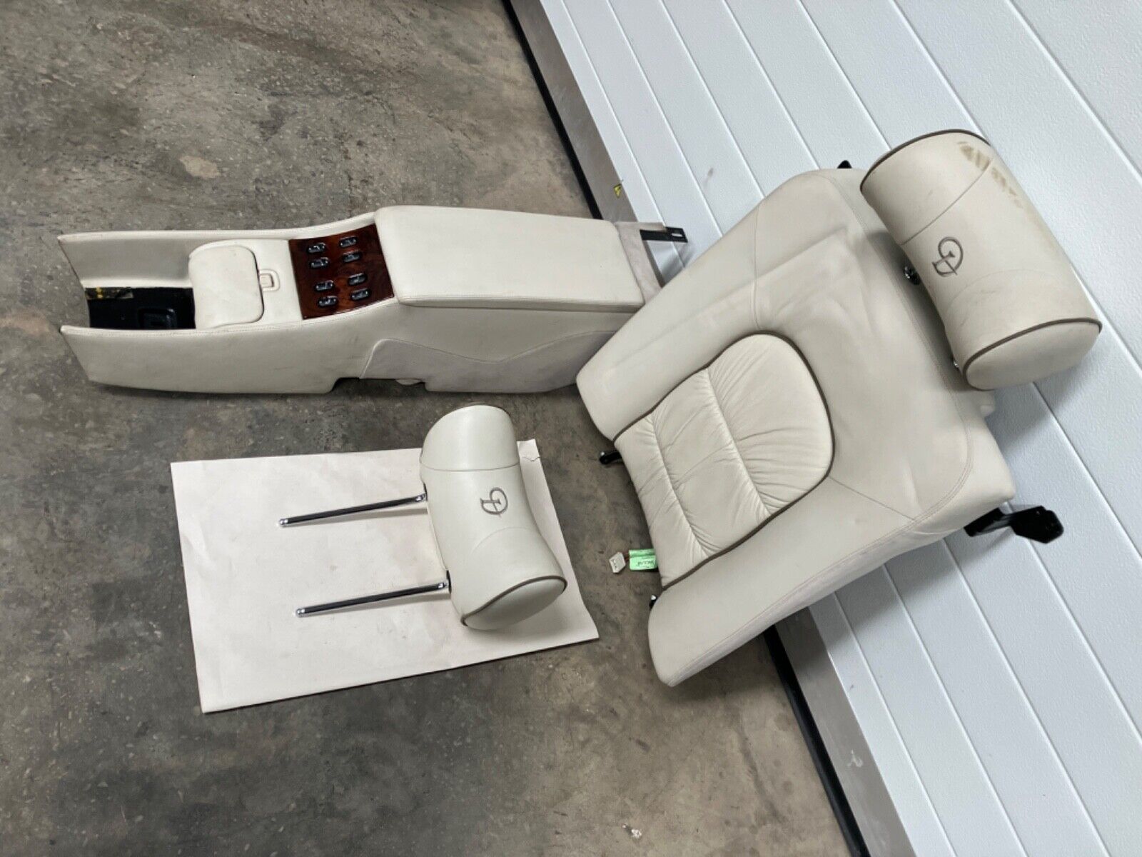 Daimler / XJ6 X350 X358 Interior showing different angle