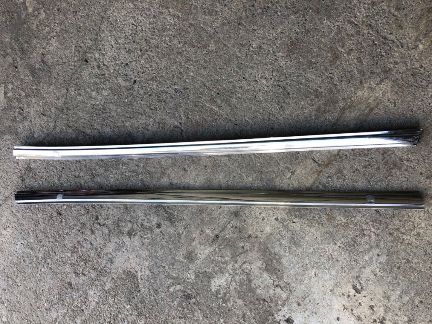 Jaguar E-Type 2+2 Exterior Door Chromes (Pair) - BD29284/5 Alt Angle