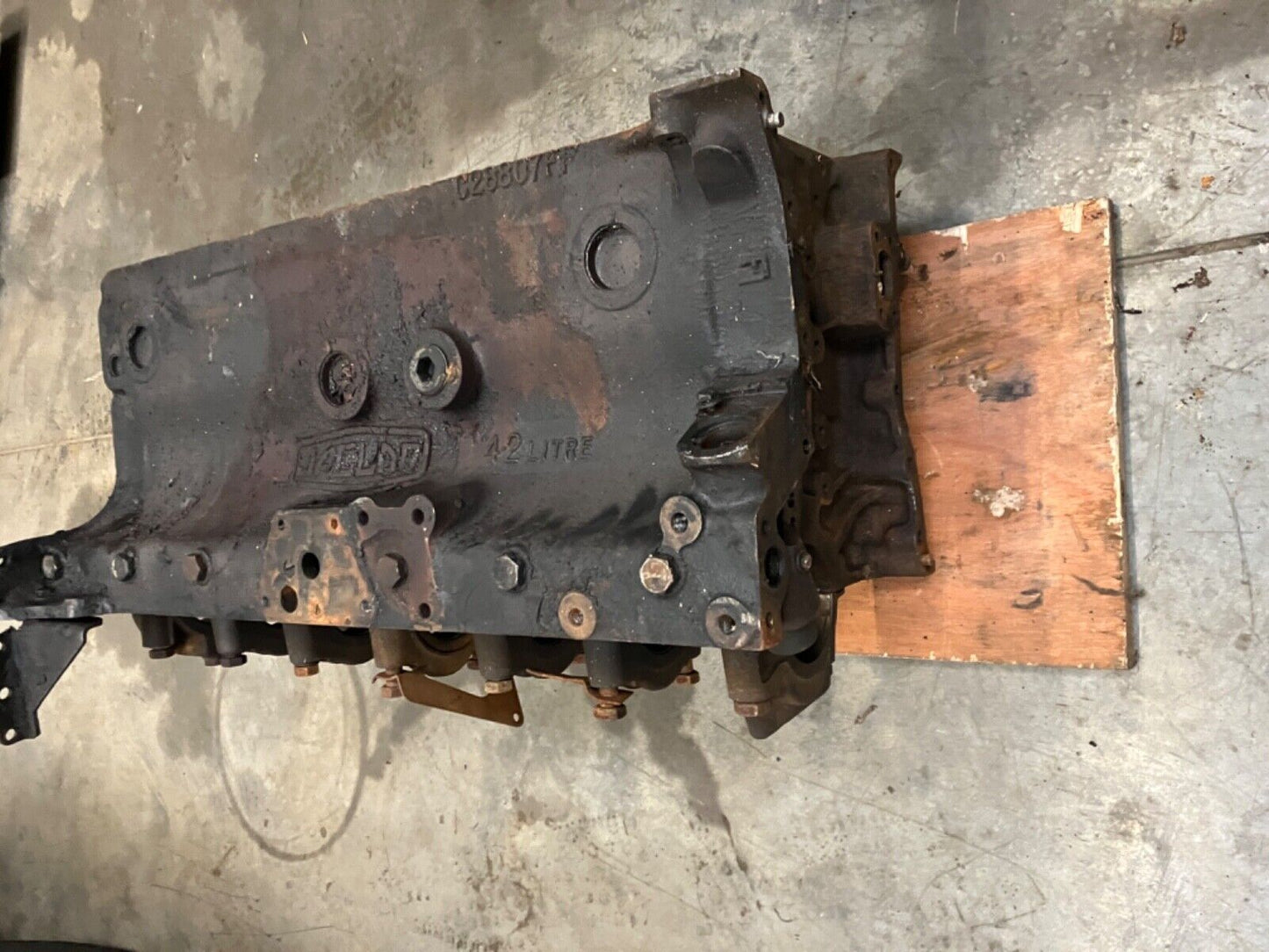 Jaguar E-Type 4.2 Engine Block 2