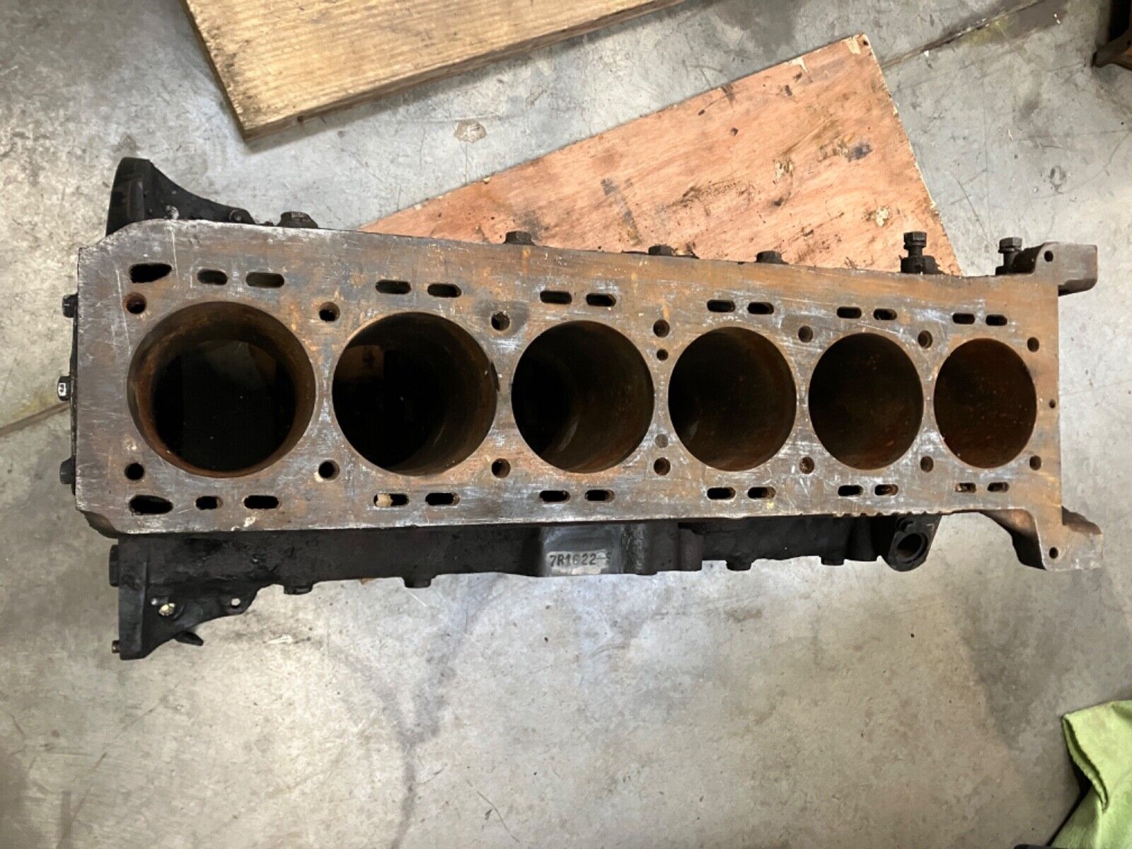 Jaguar E-Type 4.2 Engine Block 4