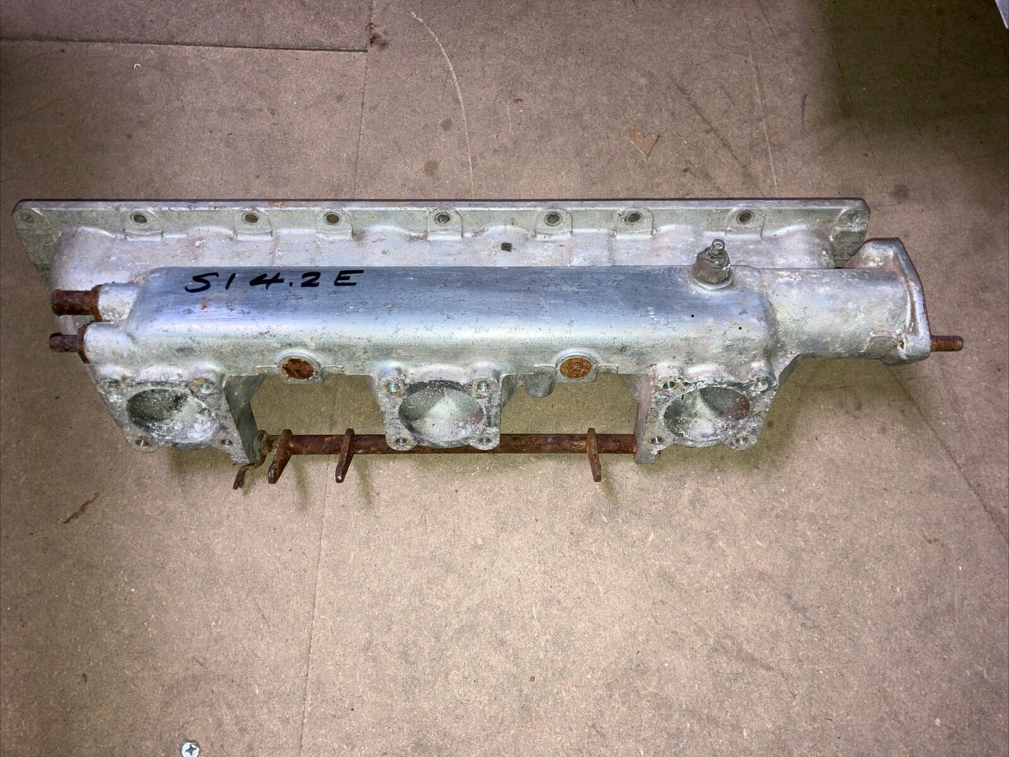 Jaguar E-Type 4.2 Inlet Manifold 2