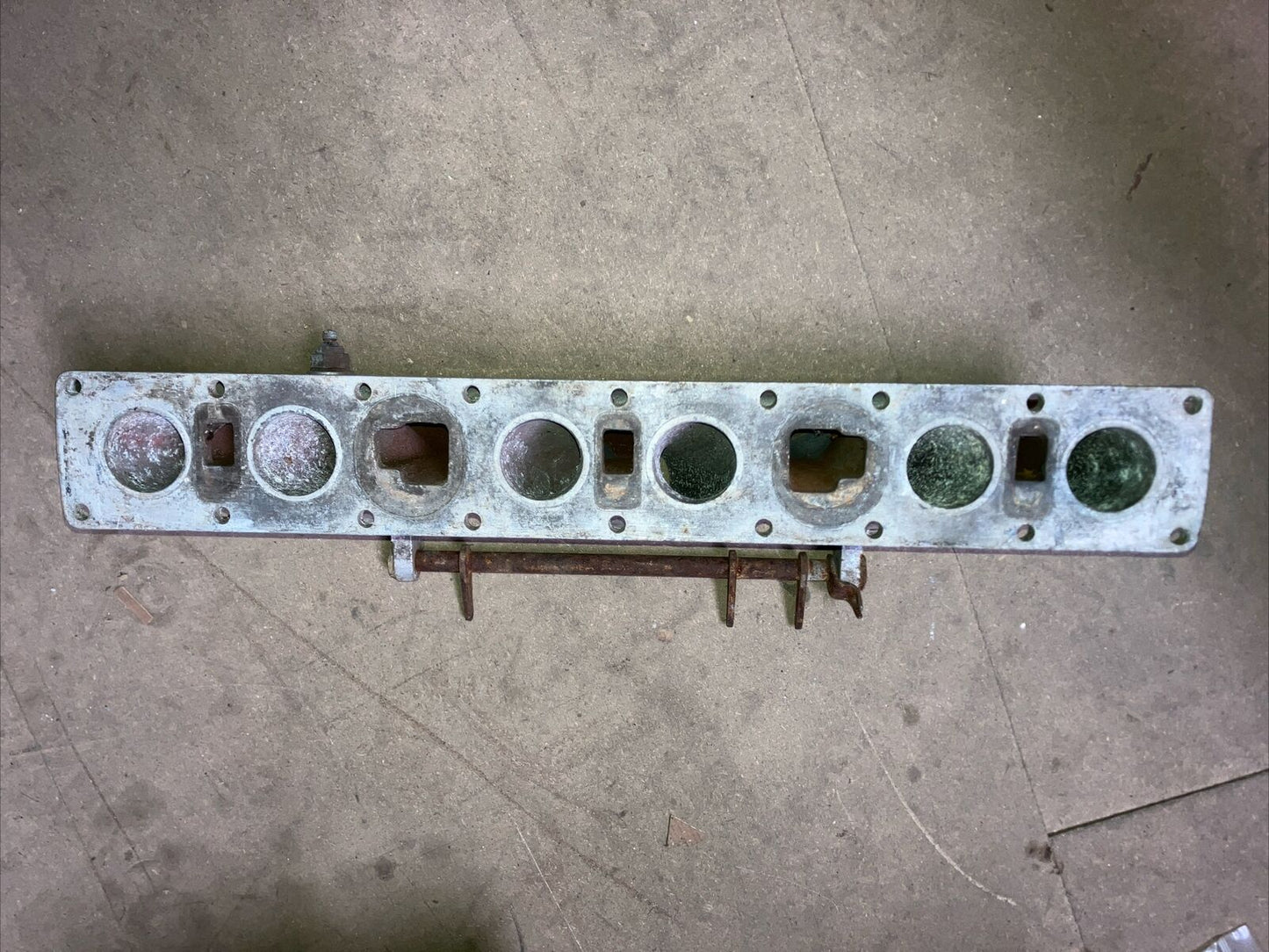 Jaguar E-Type 4.2 Inlet Manifold 3