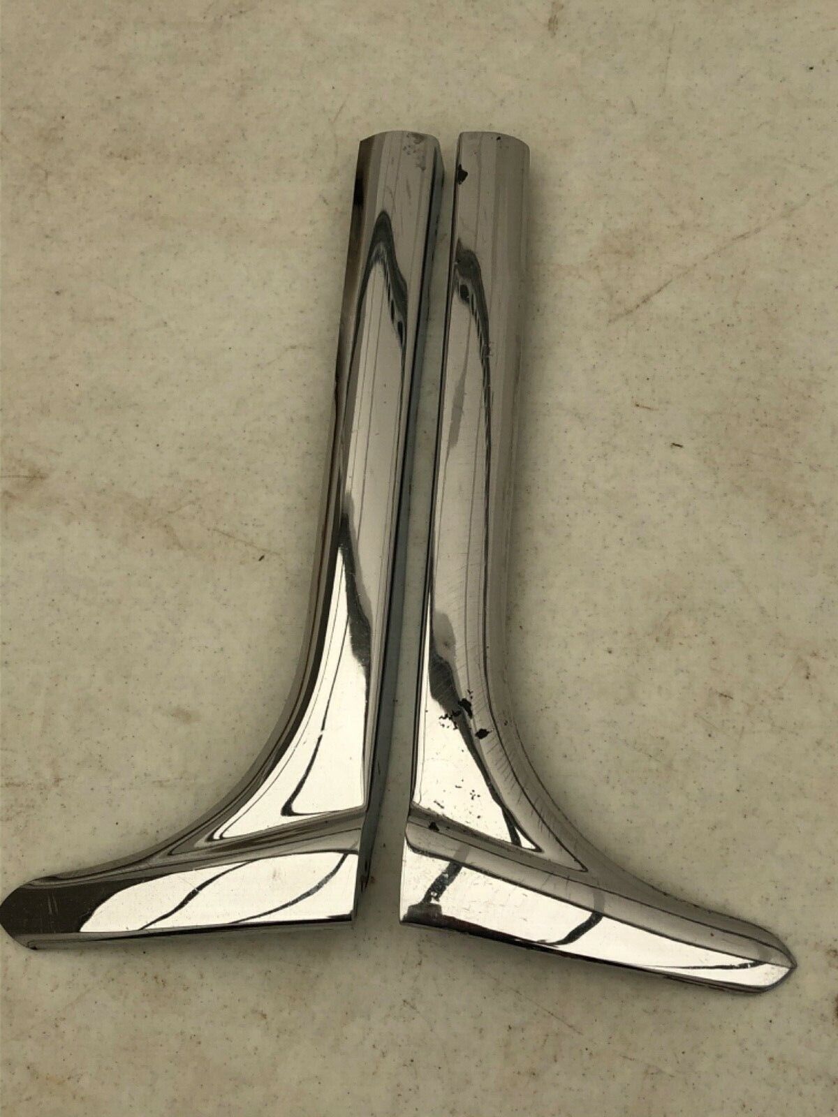 Jaguar E-Type S1 & 1.5 Windscreen Chromes - A Post