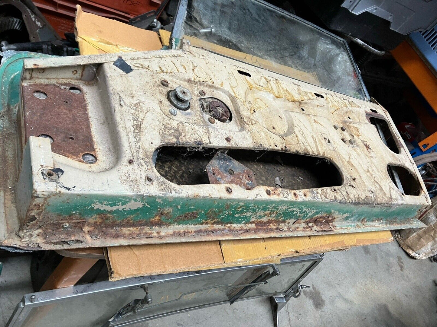 Jaguar E-Type S2 2+2 Right Hand Door_2