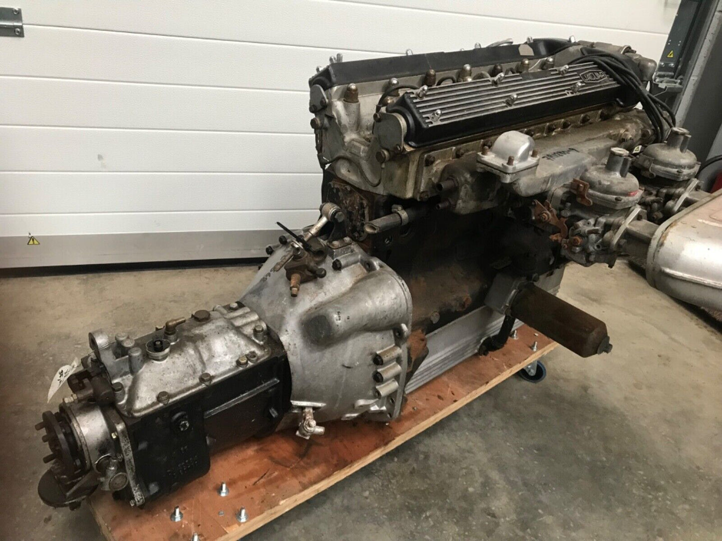 Jaguar E-Type S2 4.2 Engine & Gearbox - Complete_9