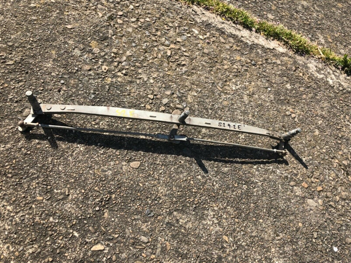 Jaguar E-Type S2 Wiper rack