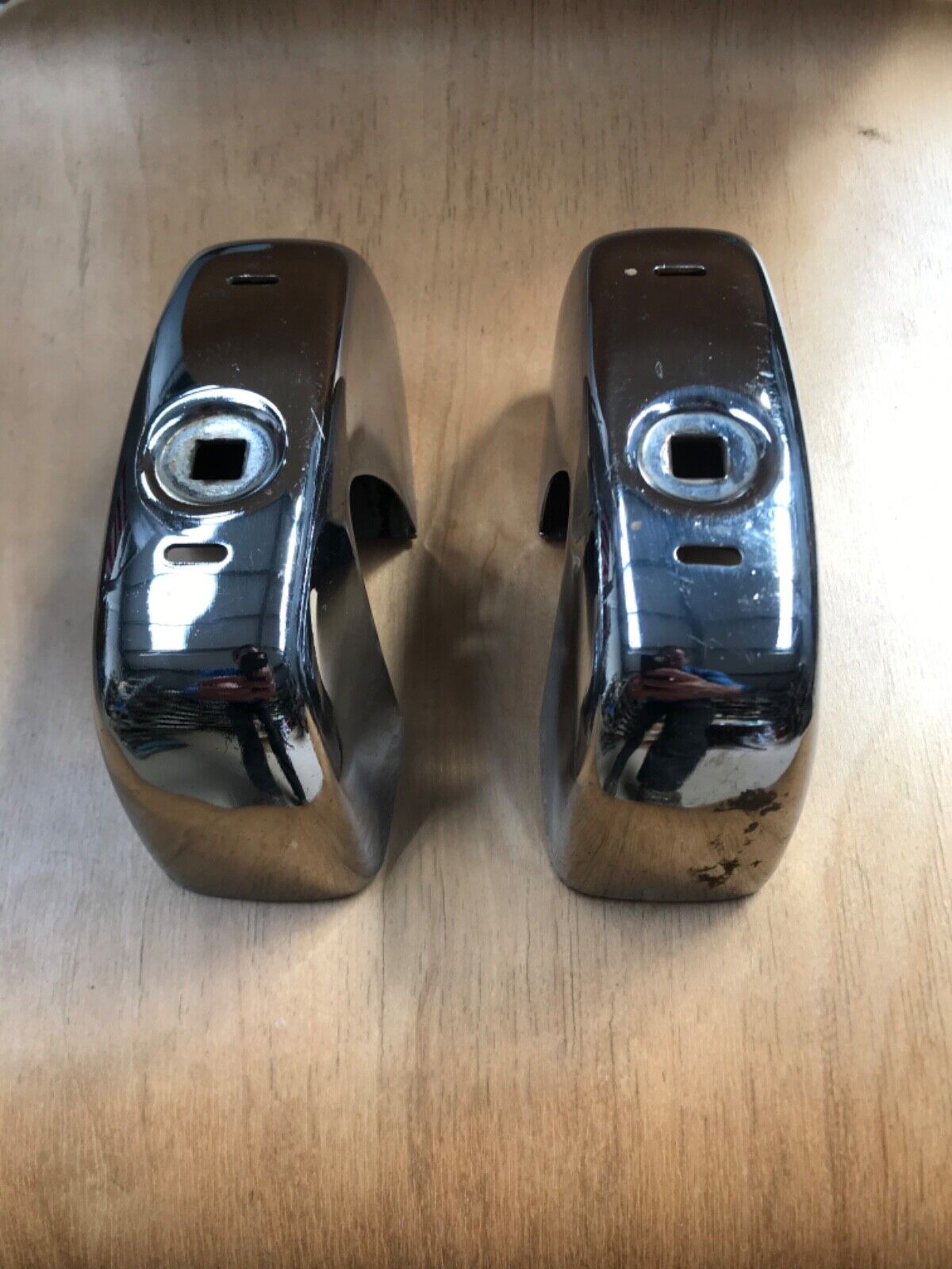 Jaguar E-Type S3 V12 Rear Bumper Overriders (Pair) - BD38803/4_3