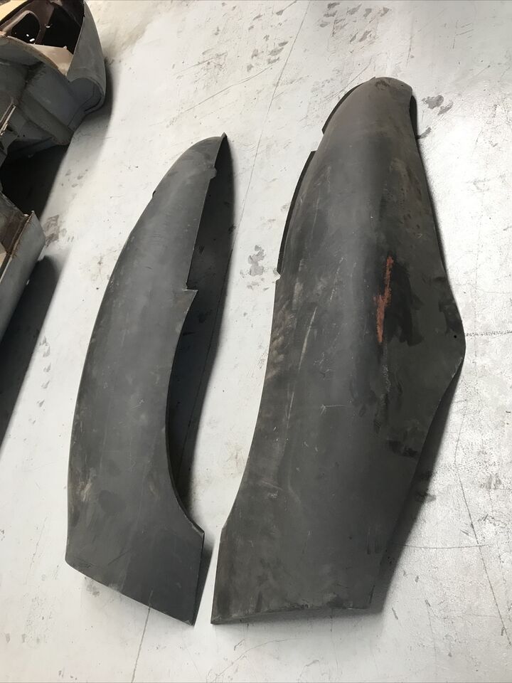 Jaguar E-Type Series 1 & 2 Roadster Rear Wings (Pair)_3