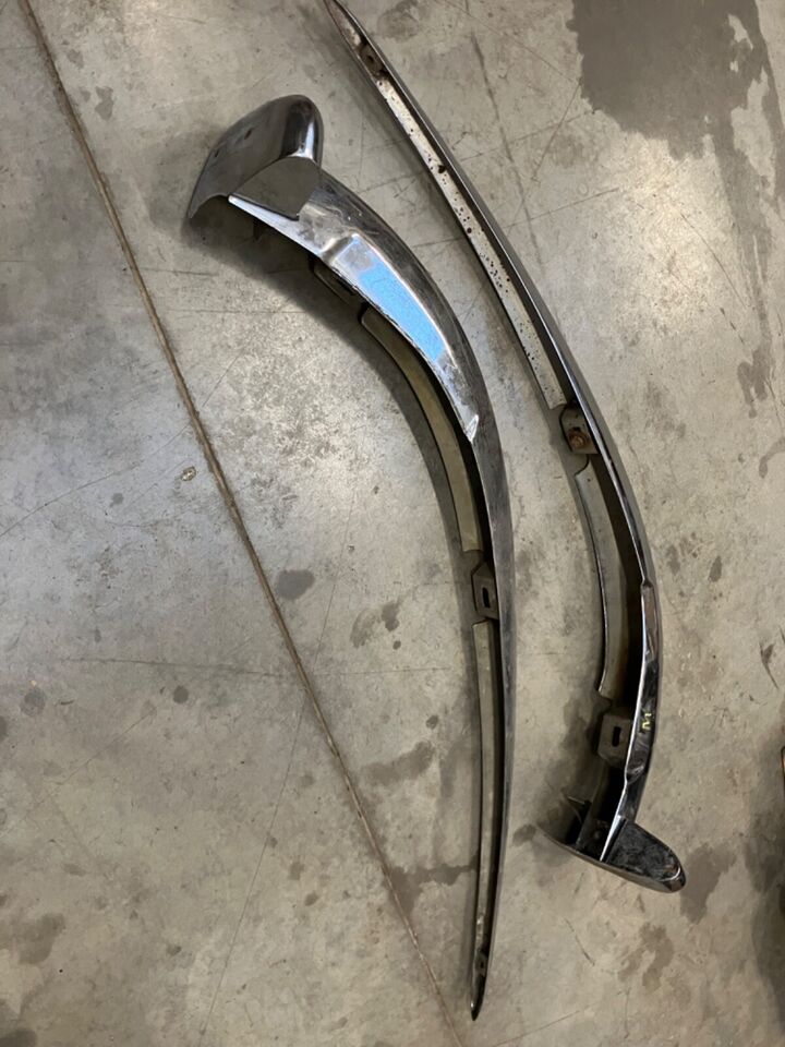 Jaguar E-Type Series 1 4.2 Rear Bumpers (Pair)_2