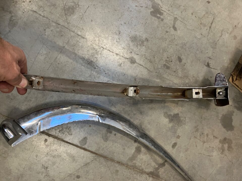 Jaguar E-Type Series 1 4.2 Rear Bumpers (Pair)_3