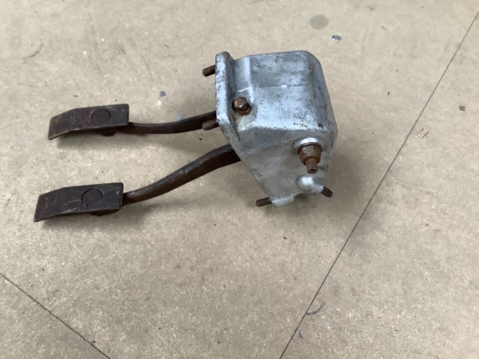 Jaguar E-Type Series 2 4.2 & V12 Pedal Box Assembly Manual Transmission_2