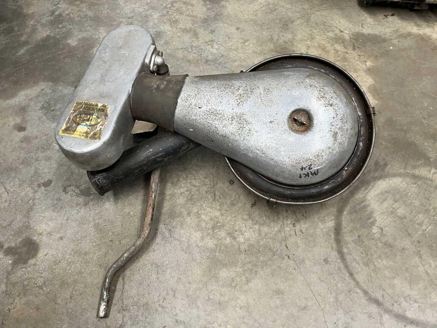 Jaguar MK1 2.4 Air Cleaner Assembly & Filter Assembly