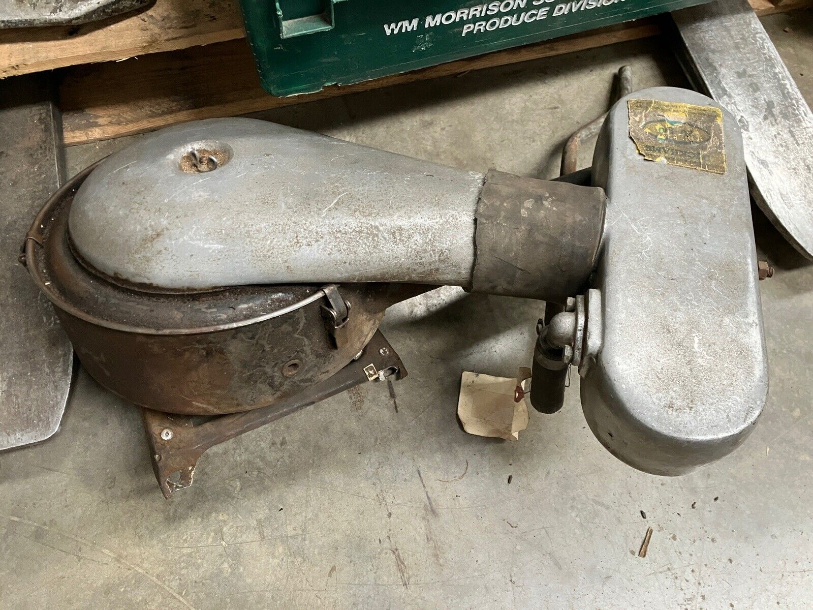 Jaguar MK1 2.4 Air Cleaner Assembly & Filter Assembly_3