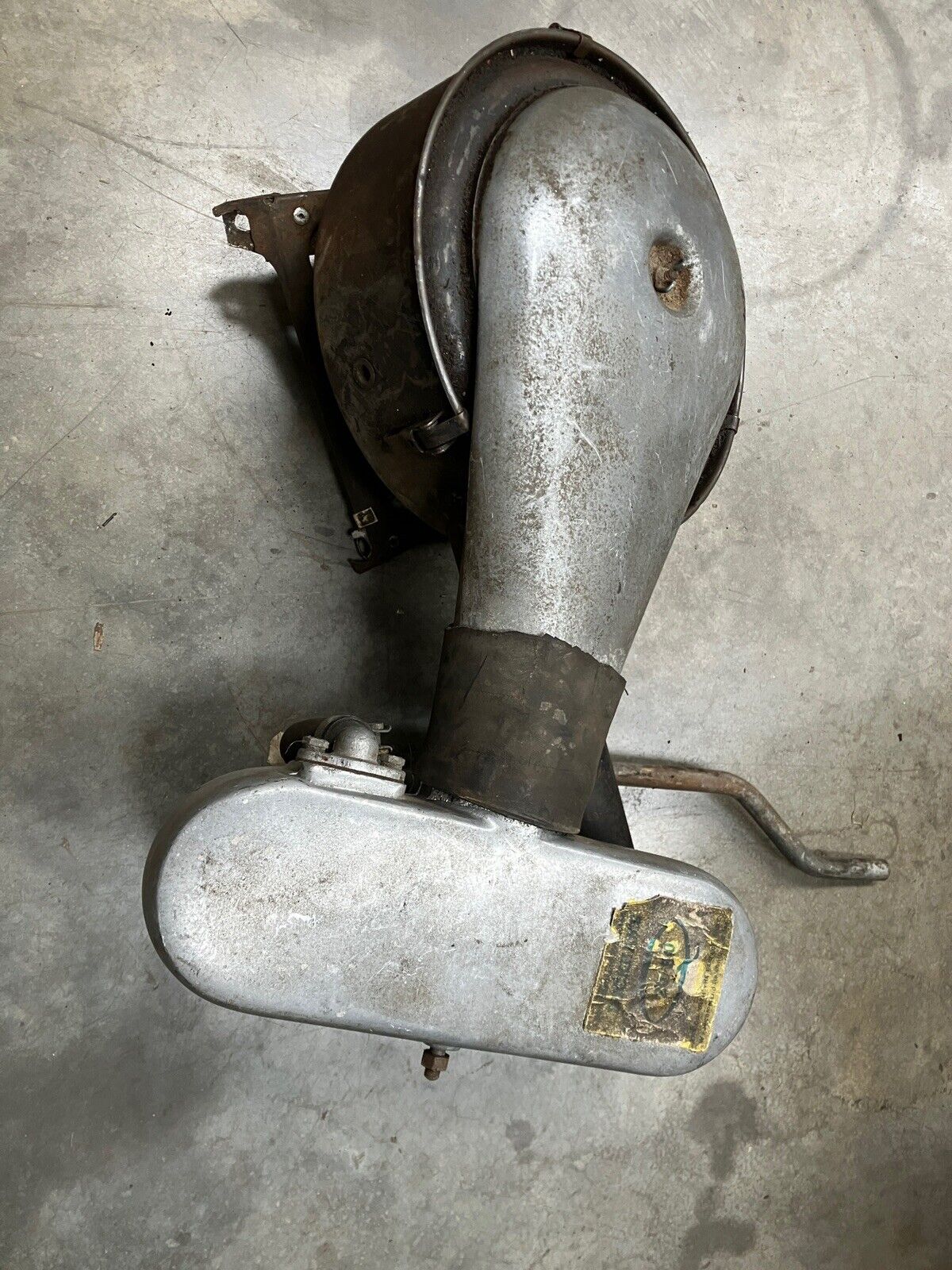 Jaguar MK1 2.4 Air Cleaner Assembly & Filter Assembly_5