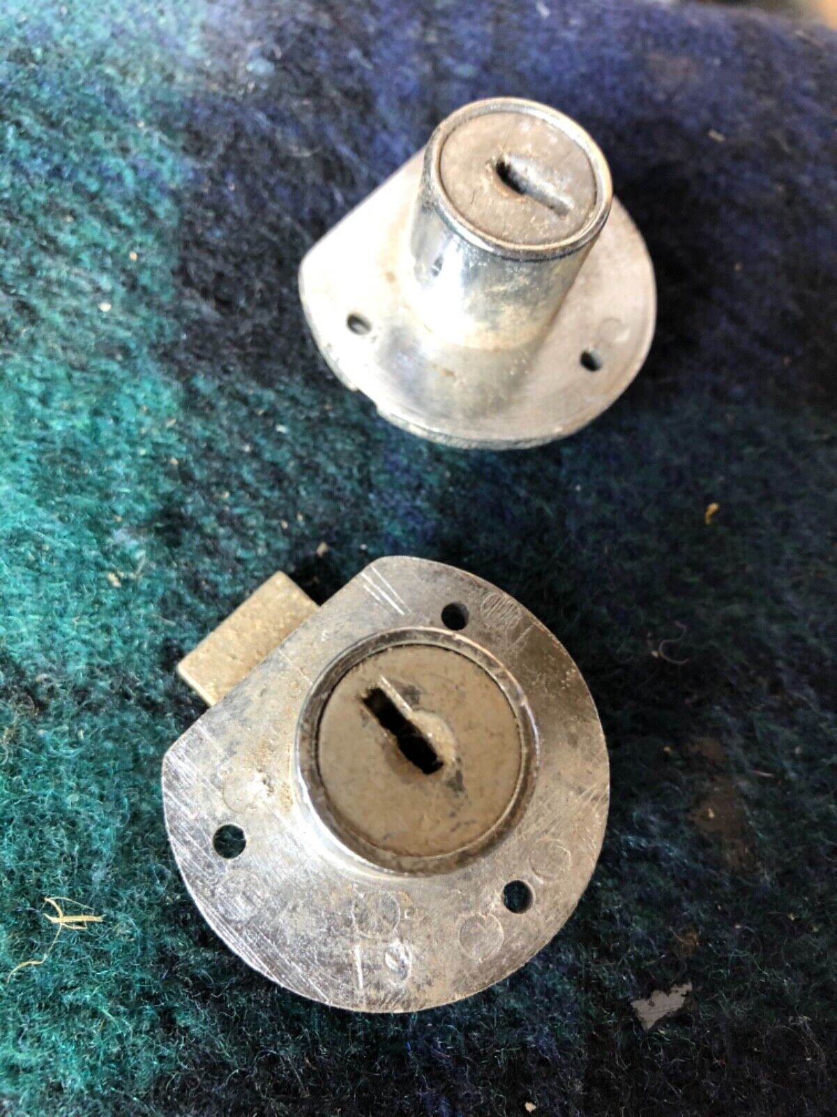 Jaguar XK/All Saloon cars Glove Box Lock_2