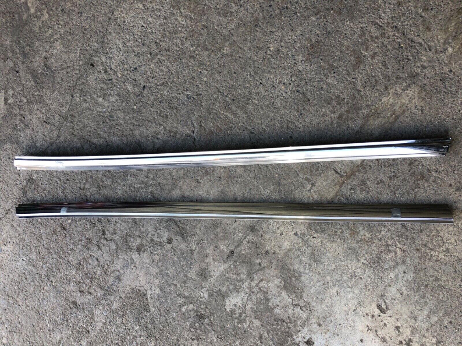 Jaguar E-Type 2+2 Exterior Door Chromes (Pair) - BD29284/5 Alt Angle