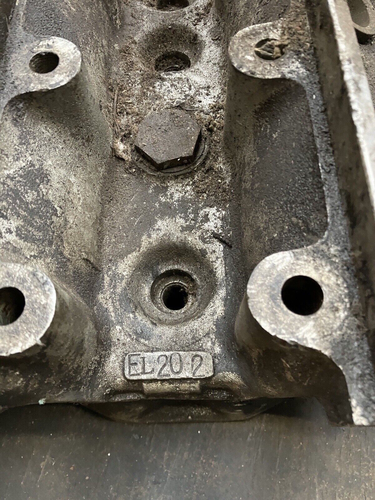 Jaguar E-Type 4.2 Straight Port Cylinder Head - C26200 6