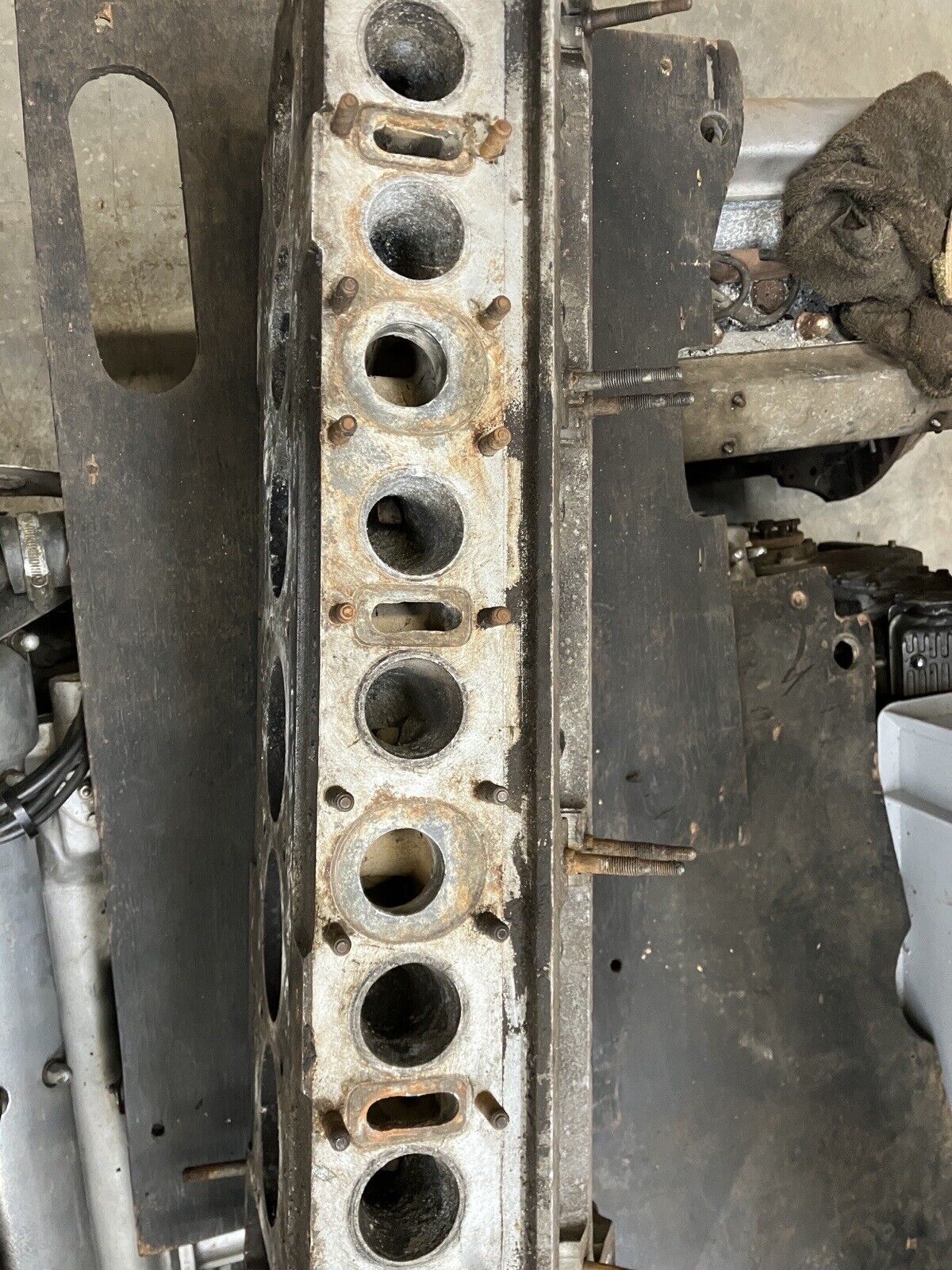 Jaguar E-Type 4.2 Straight Port Cylinder Head - C26200 4