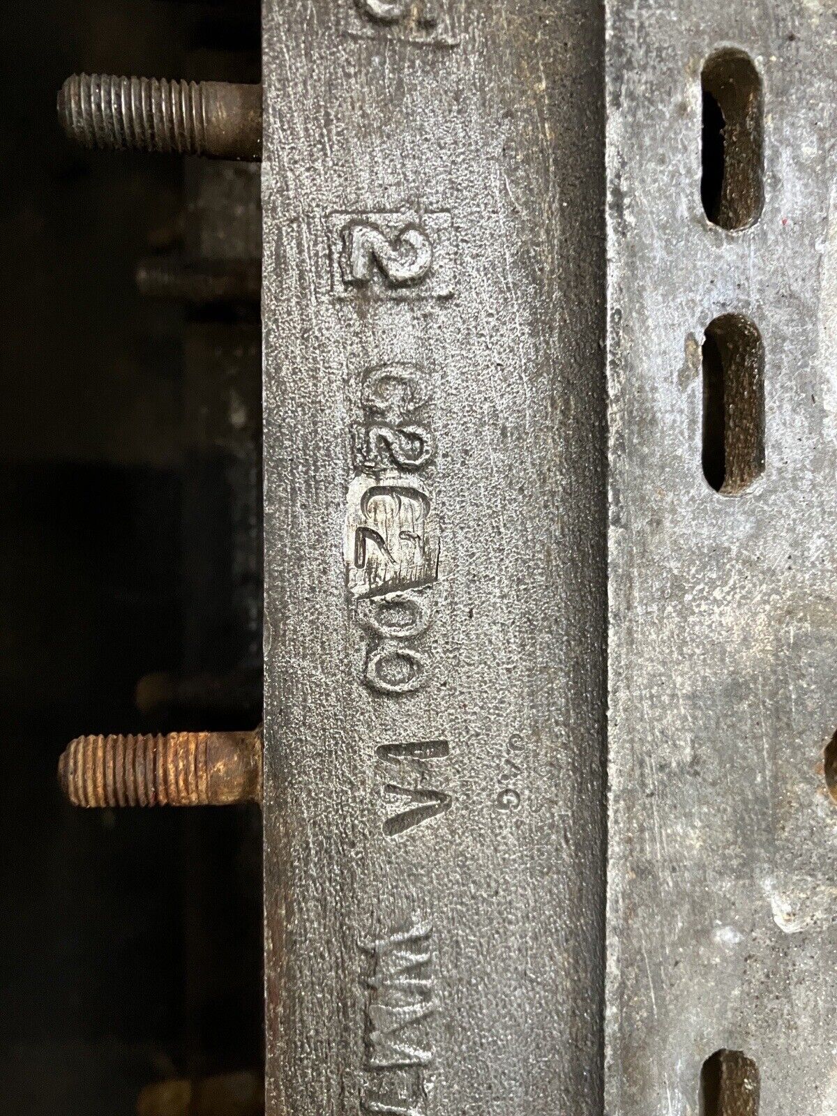 Jaguar E-Type 4.2 Straight Port Cylinder Head - C26200 5