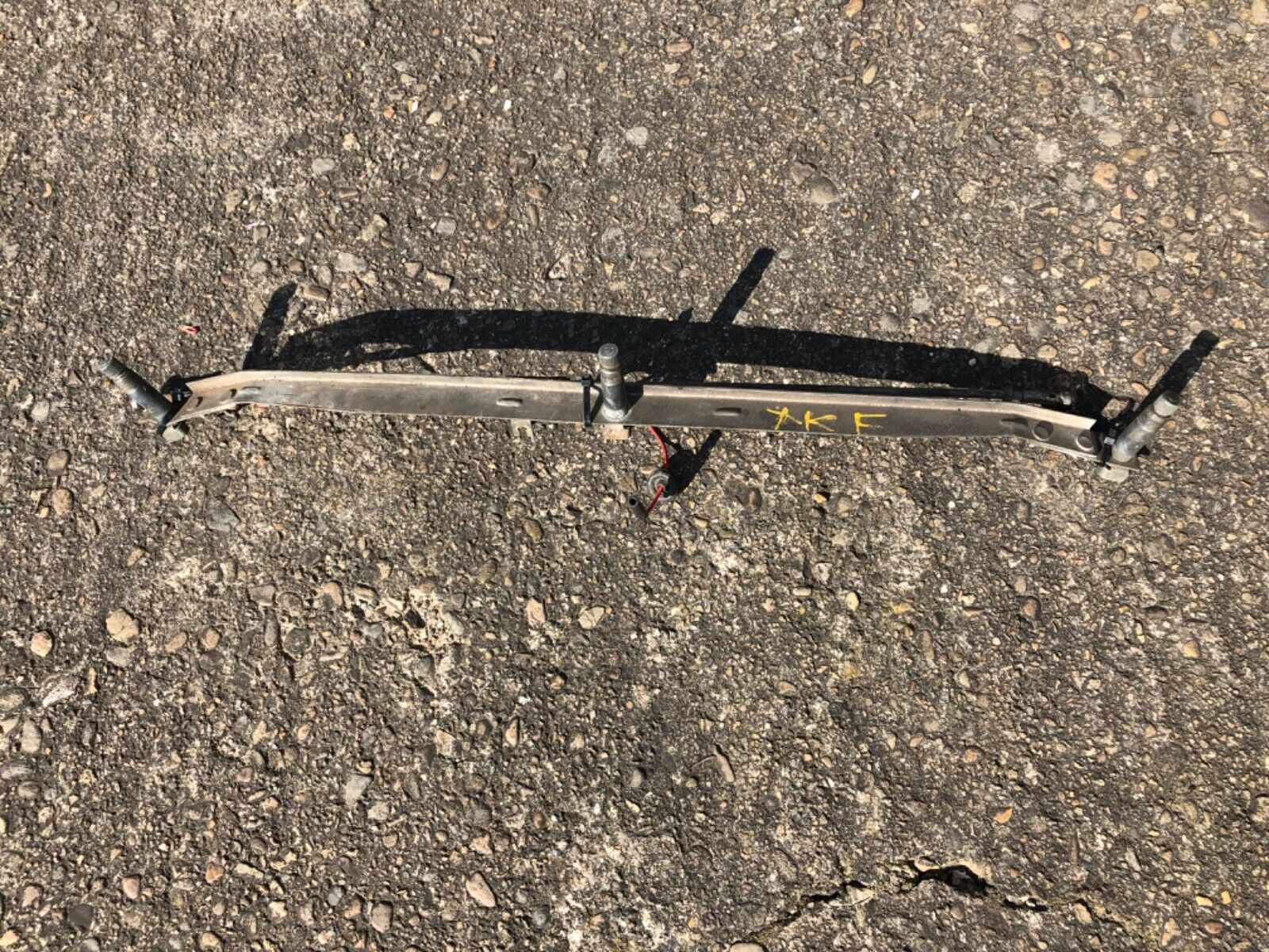 Jaguar E-Type S1 3.8 & S1 4.2 Wiper rack -  3 Wipers_2