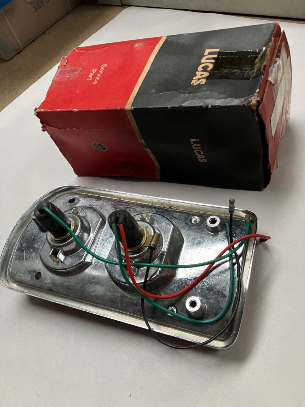 Jaguar E-Type S2 & S3 V12 Rear Light Unit - Genuine Lucas NOS_2