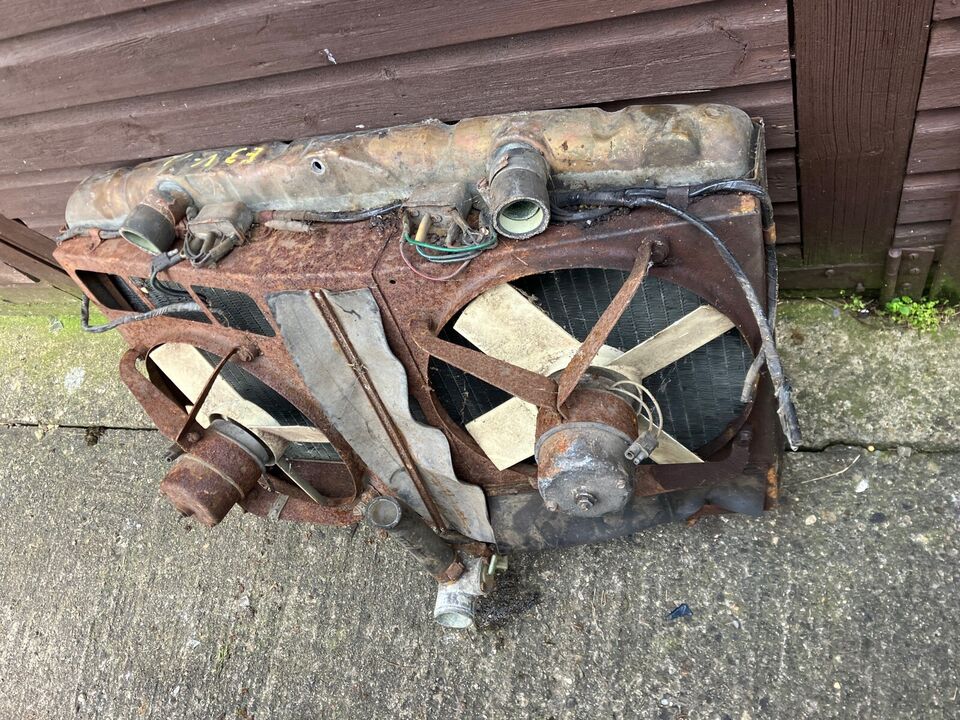 Jaguar E-Type V12 Radiator Assembly_3