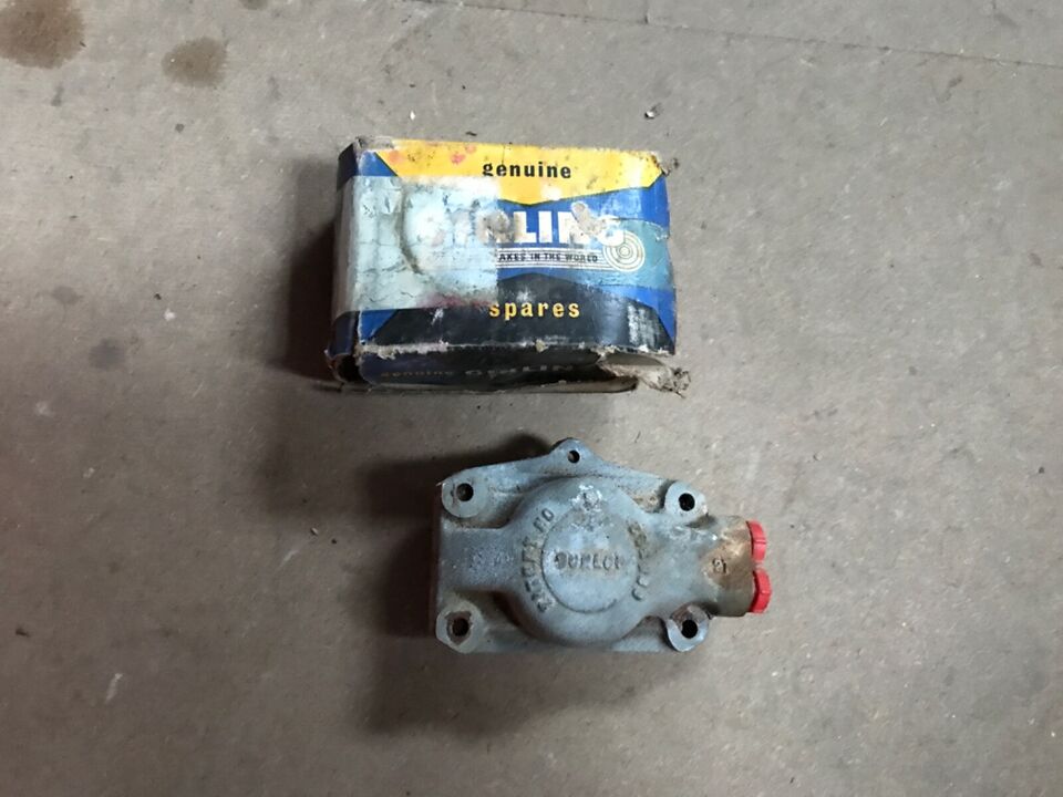 Jaguar MK10 Rear Brake Caliper/Cylinders