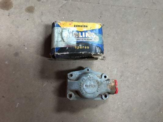 Jaguar MK10 Rear Brake Caliper/Cylinders