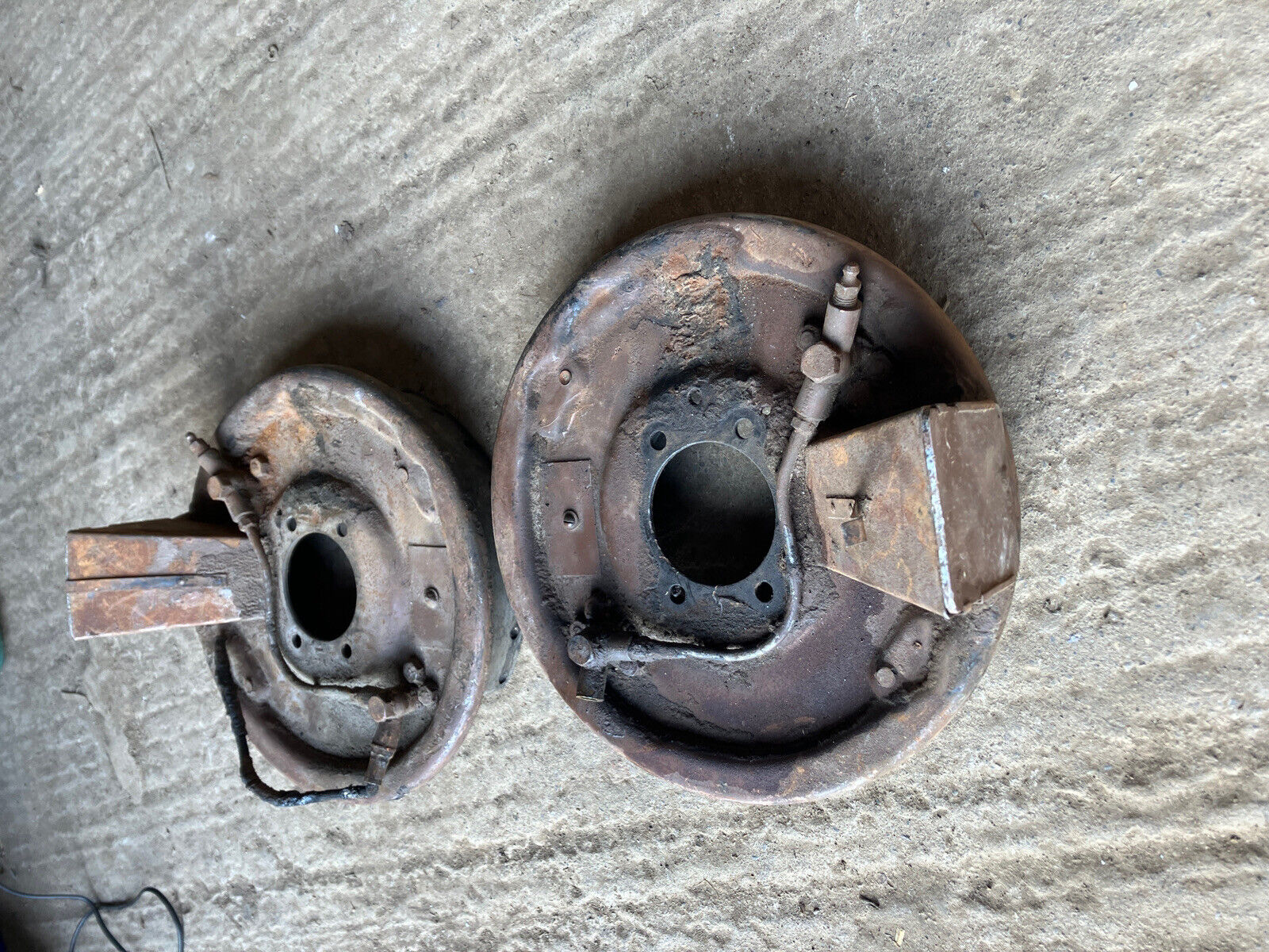 Jaguar XK120 Brake Backing Plates ‘Early Style’ (Pair)_3