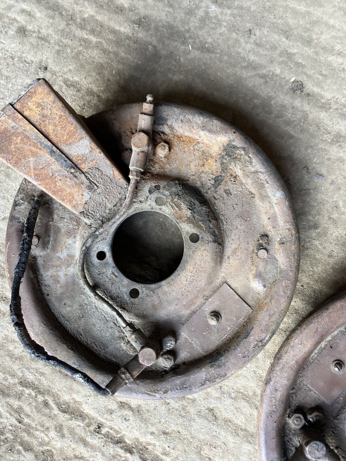 Jaguar XK120 Brake Backing Plates ‘Early Style’ (Pair)_4
