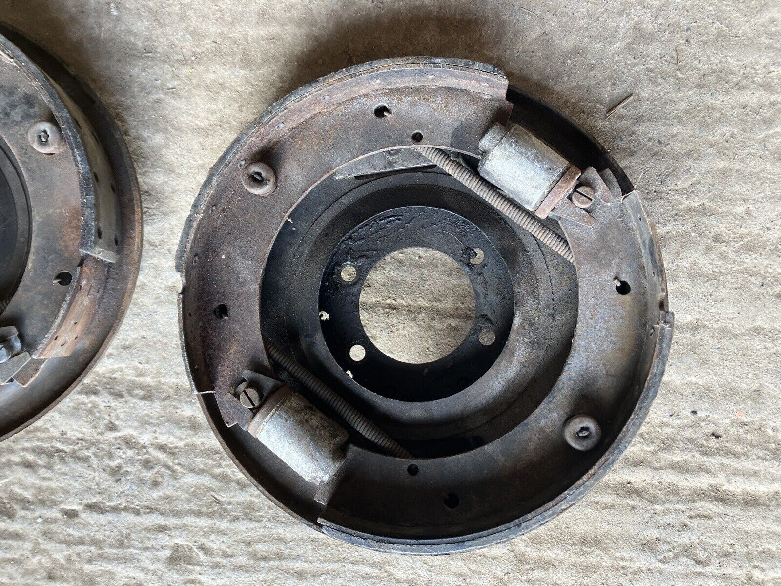 Jaguar XK120 Brake Backing Plates ‘Early Style’ (Pair)_8